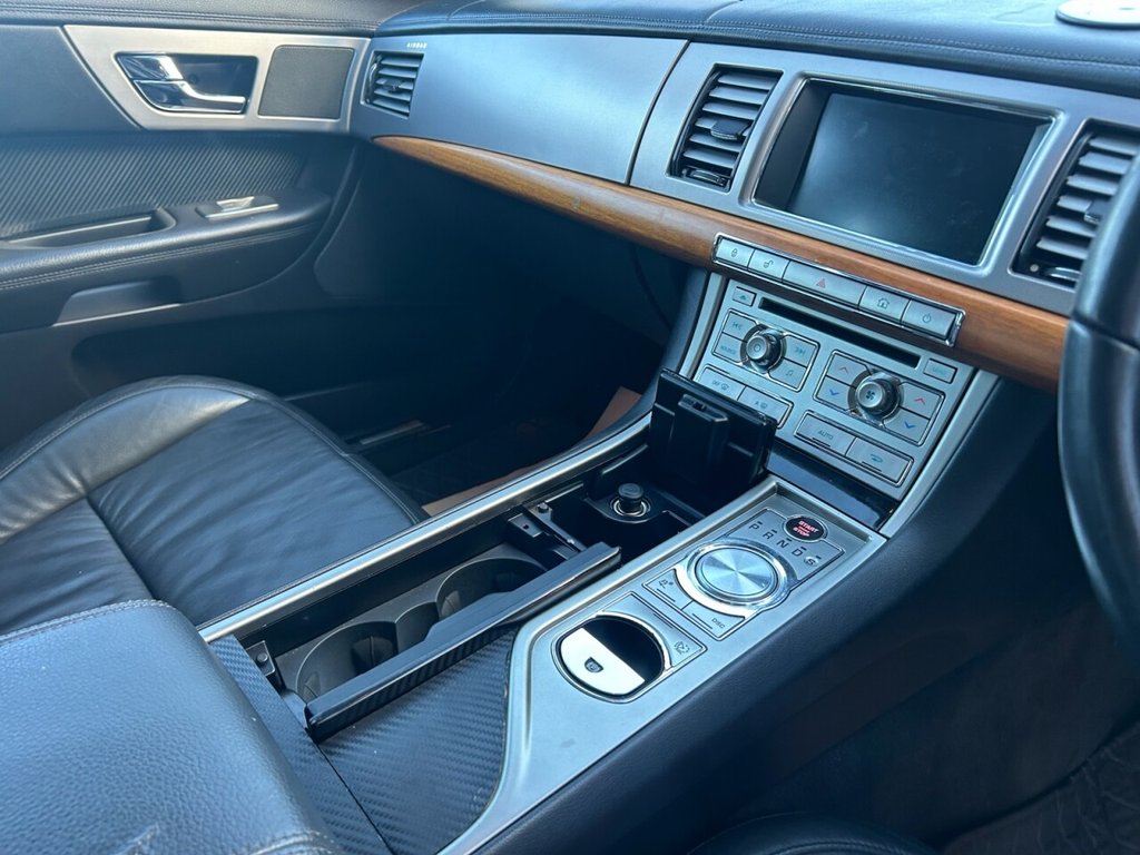 Used Jaguar XF 2010 for sale - 76291773: Photo 10