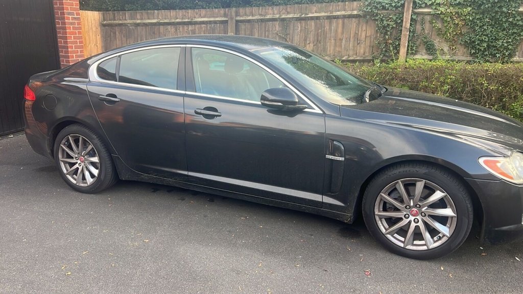 Used Jaguar XF 2010 for sale - 76291773: Photo 2