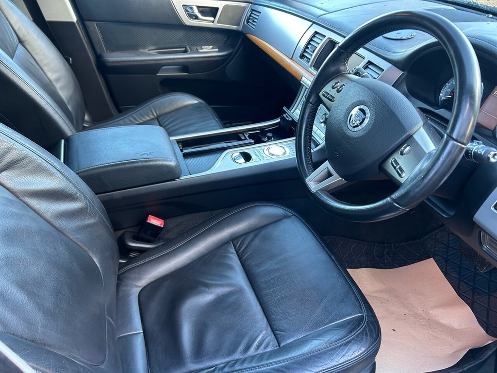 Used Jaguar XF 2010 for sale - 76291773: Photo 9