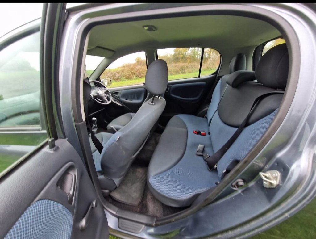 Used Toyota Yaris 2005 for sale - 77111094: Photo 6