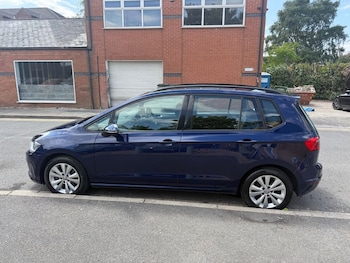 Used Volkswagen Golf SV 2017 for sale - 79322952: Photo