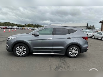 Used Hyundai Santa Fe 2017 for sale - 75911145: Photo