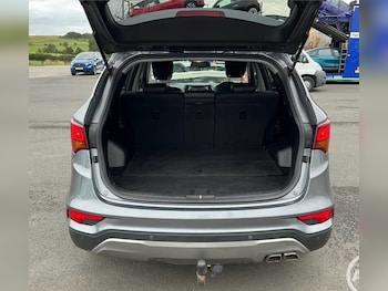 Used Hyundai Santa Fe 2017 for sale - 75911145: Photo