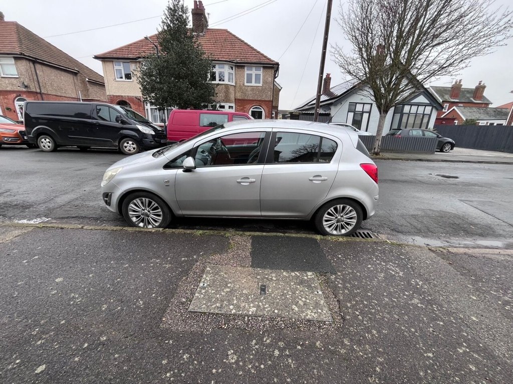 Used Vauxhall Corsa 2012 for sale - 77422448: Photo 2