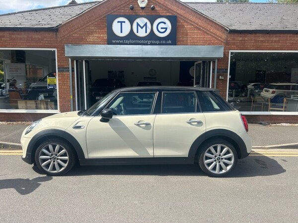 Used MINI Hatch 2018 for sale - 74953626: Photo 1