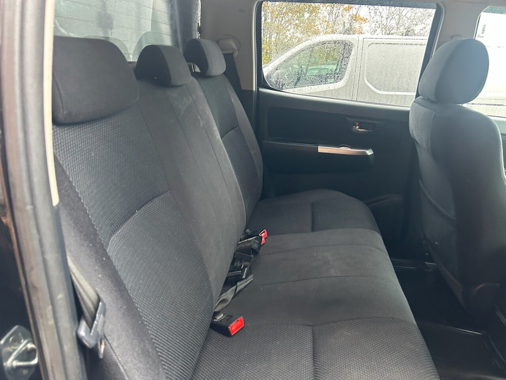 Used Toyota Hilux 2015 for sale - 76470404: Photo 15