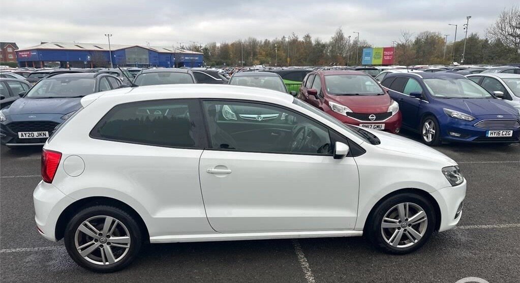 Used Volkswagen Polo 2017 for sale - 76535918: Photo 2