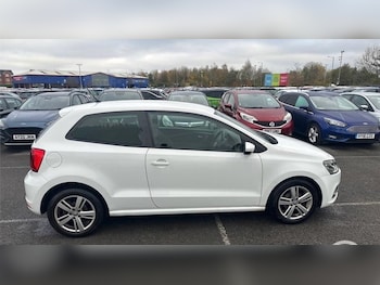 Used Volkswagen Polo 2017 for sale - 76535918: Photo
