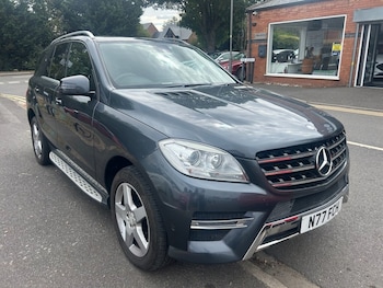 2013 (7F) - 3.0 ML350 V6 BlueTEC AMG Sport SUV 5dr Diesel G-Tronic 4WD Euro 6 (s/s) (25