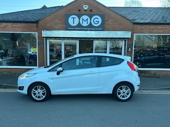 Used Ford Fiesta 2015 for sale - 77720025: Photo