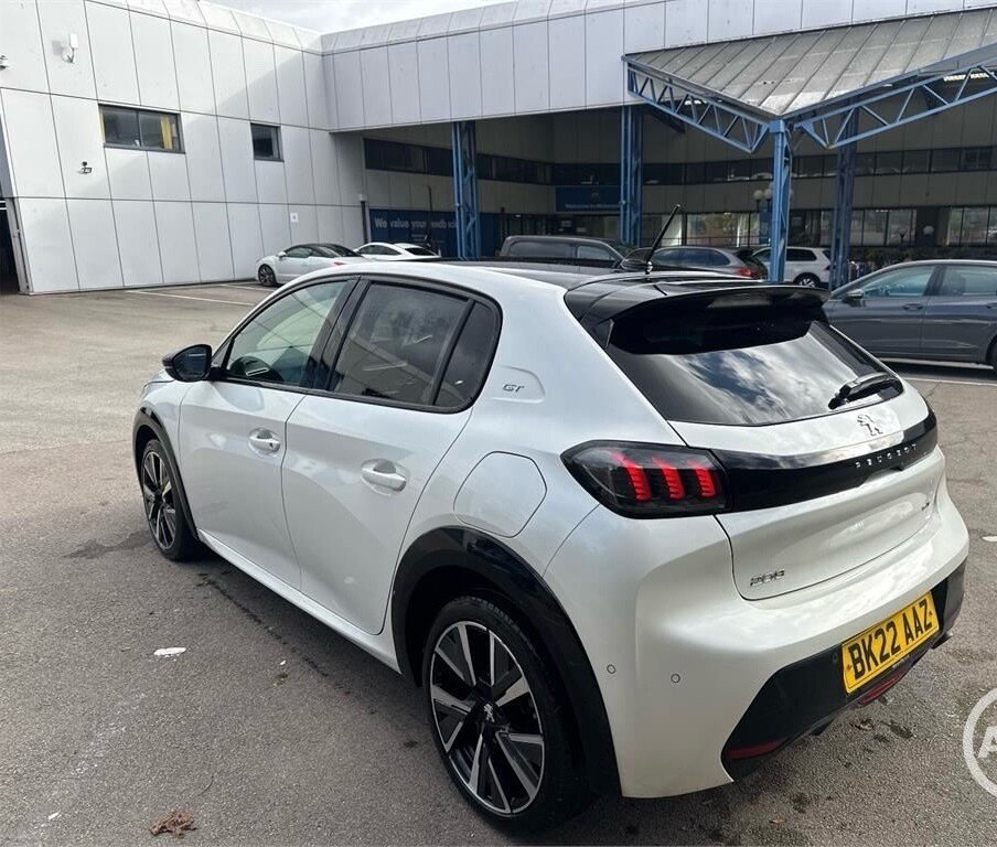 Used Peugeot 208 2022 for sale - 76536156: Photo 2