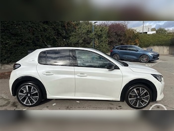 Used Peugeot 208 2022 for sale - 76536156: Photo