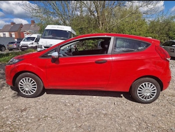Used Ford Fiesta 2010 for sale - 79498768: Photo