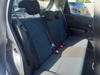 Used Toyota Yaris 2011 for sale - 75912241: Photo