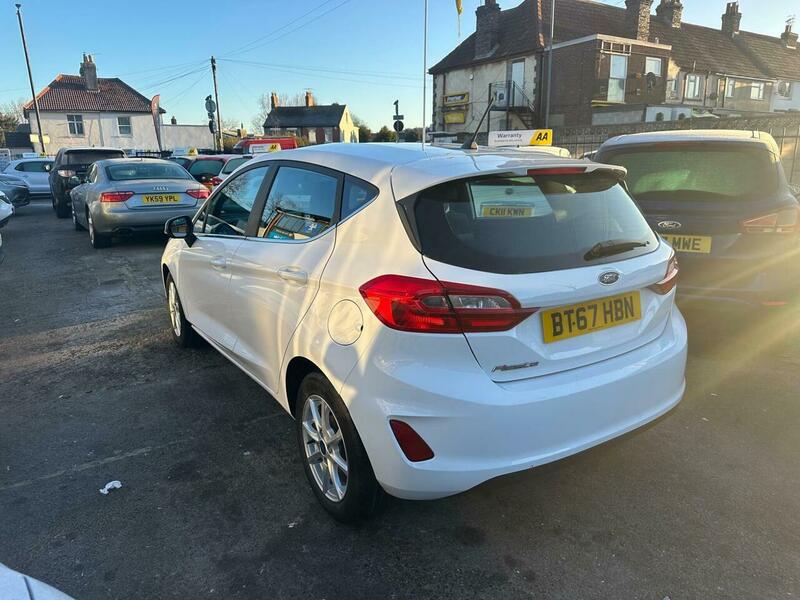 Used Ford Fiesta 2017 for sale - 77107360: Photo 4