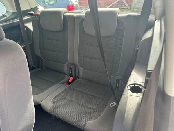 Used Volkswagen Touran 2013 for sale - 76197338: Photo 12