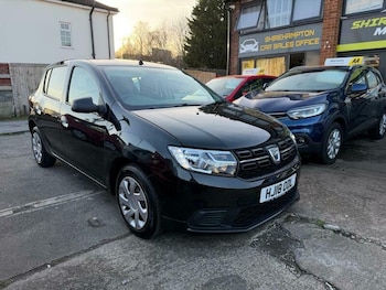 Used Dacia Sandero 2018 for sale - 77735361: Photo
