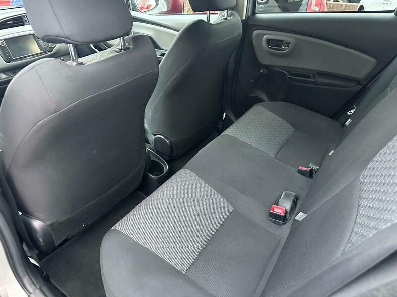 Used Toyota Yaris 2015 for sale - 76536331: Photo 10