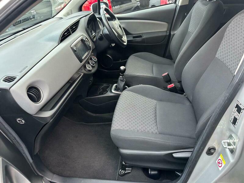 Used Toyota Yaris 2015 for sale - 76536331: Photo 12