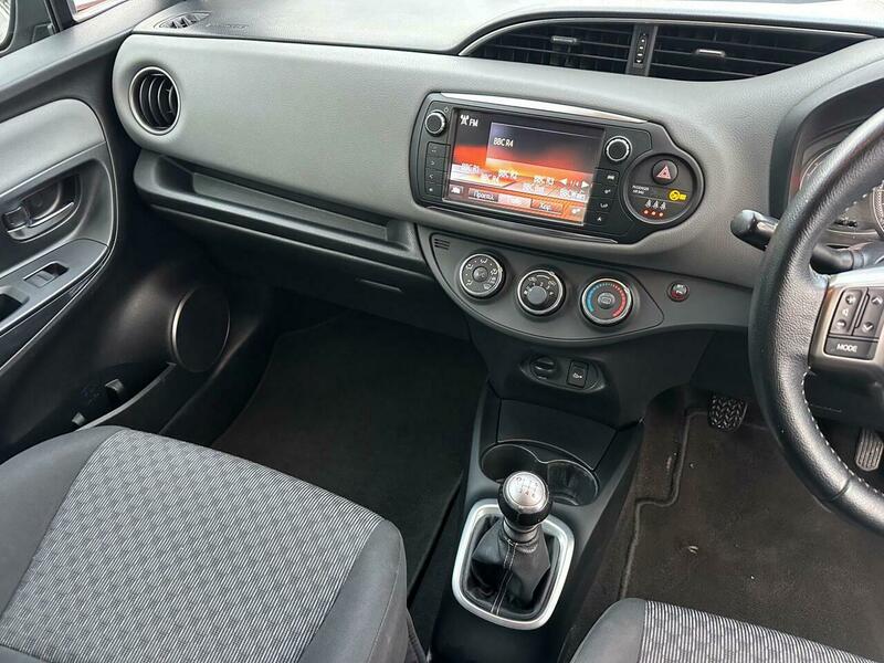 Used Toyota Yaris 2015 for sale - 76536331: Photo 16