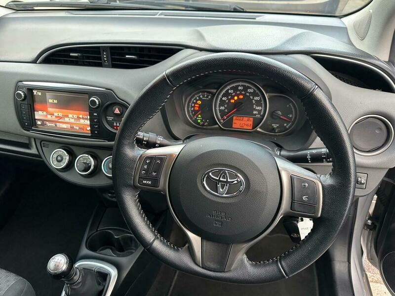 Used Toyota Yaris 2015 for sale - 76536331: Photo 18