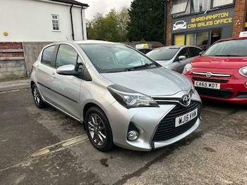 Used Toyota Yaris 2015 for sale - 76536331: Photo