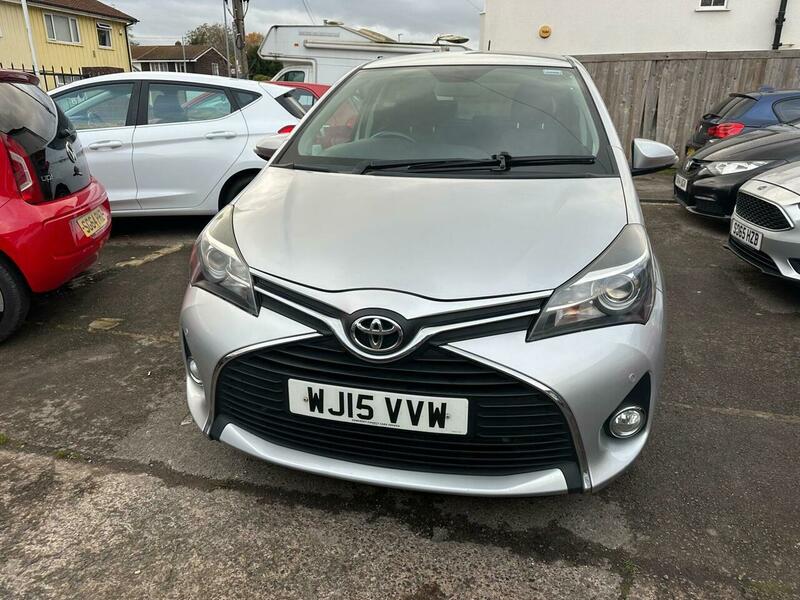 Used Toyota Yaris 2015 for sale - 76536331: Photo 2