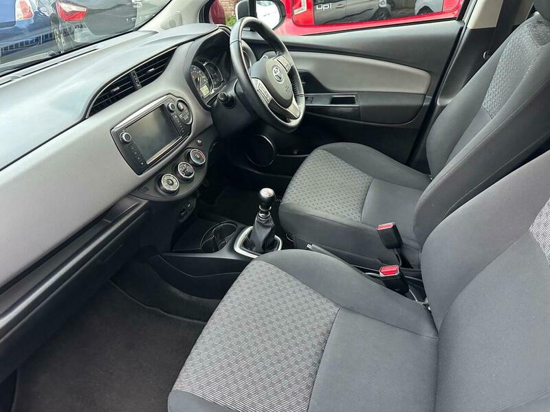 Used Toyota Yaris 2015 for sale - 76536331: Photo 8