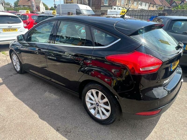 Used Ford Focus 2015 for sale - 75347947: Photo 3