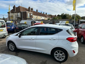 Used Ford Fiesta 2018 for sale - 76386927: Photo