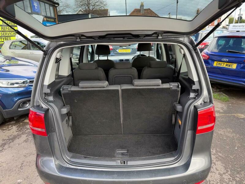 Used Volkswagen Touran 2011 for sale - 77704186: Photo 14