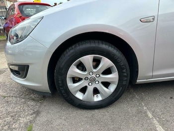 Used Vauxhall Astra 2015 for sale - 76631129: Photo