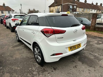 Used Hyundai i20 2016 for sale - 77038650: Photo
