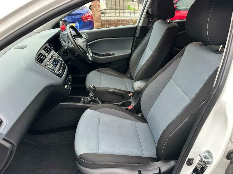 Used Hyundai i20 2016 for sale - 77038650: Photo 9