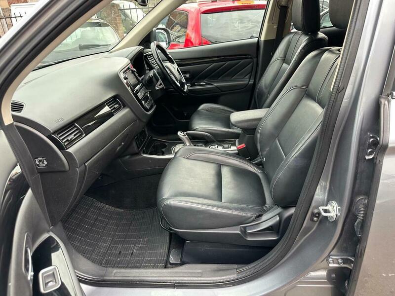 Used Mitsubishi Outlander 2016 for sale - 76520896: Photo 11