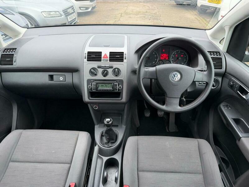 Used Volkswagen Touran 2010 for sale - 77409226: Photo 24