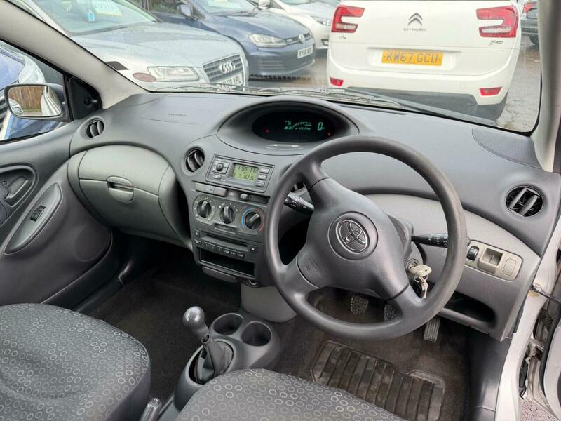 Used Toyota Yaris 2004 for sale - 77465350: Photo 10