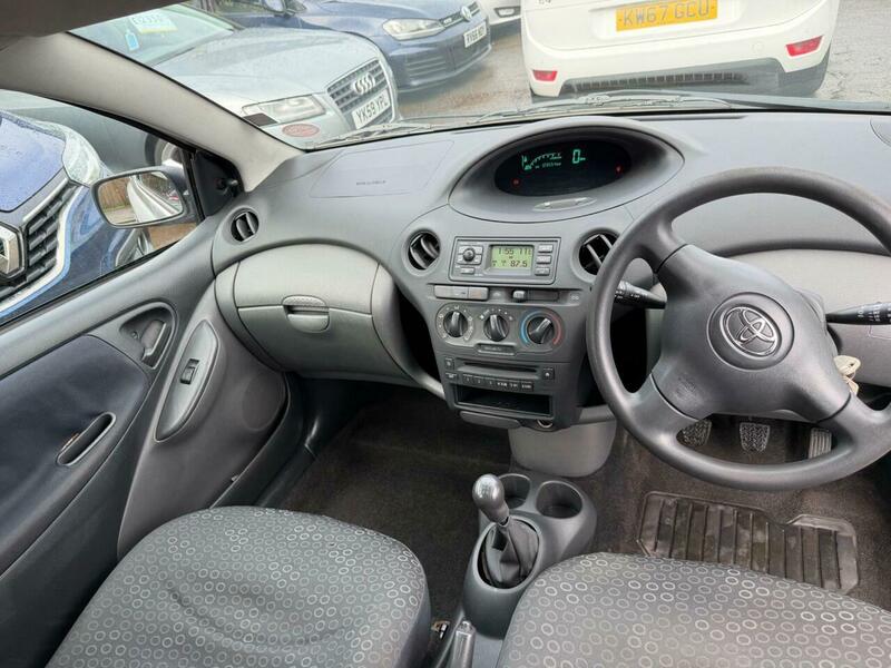 Used Toyota Yaris 2004 for sale - 77465350: Photo 13