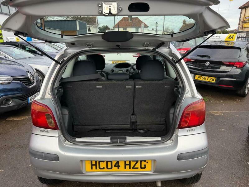 Used Toyota Yaris 2004 for sale - 77465350: Photo 9