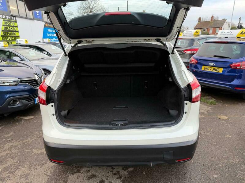 Used Nissan Qashqai 2014 for sale - 77622169: Photo 15