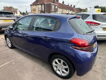 Used Peugeot 208 2016 for sale - 79563356: Photo