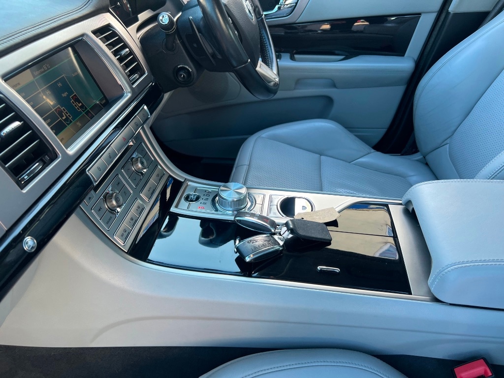 Used Jaguar XF 2011 for sale - 77289406: Photo 18