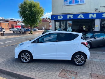 Used Hyundai i10 2019 for sale - 79750277: Photo