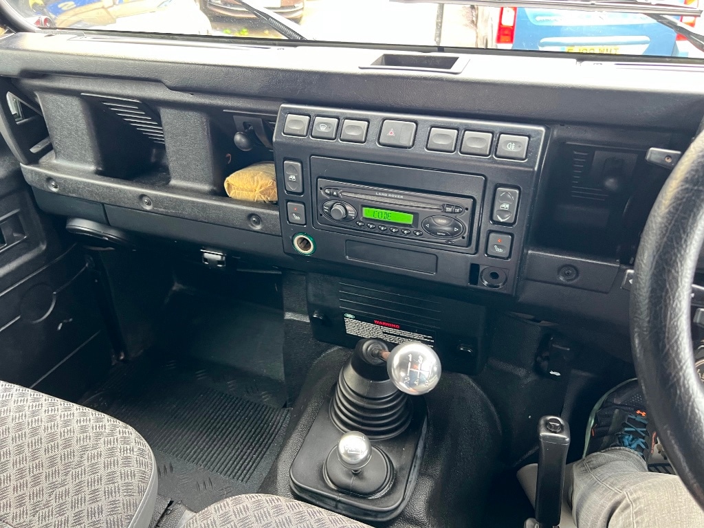 Used Land Rover Defender 2004 for sale - 76630376: Photo 16