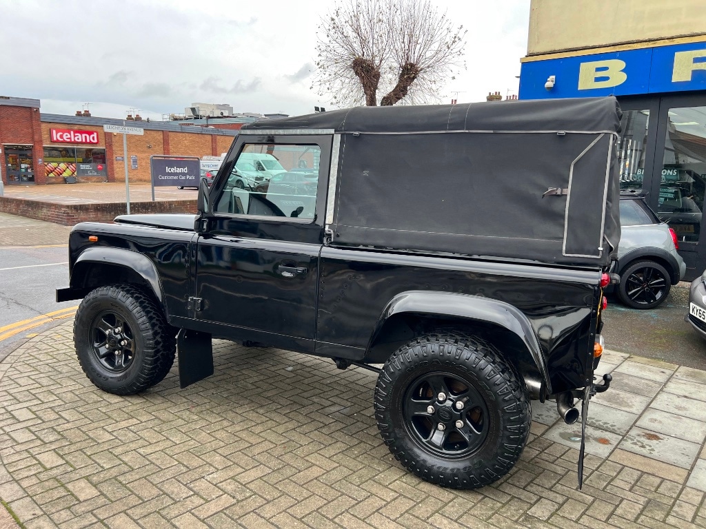 Used Land Rover Defender 2004 for sale - 76630376: Photo 2