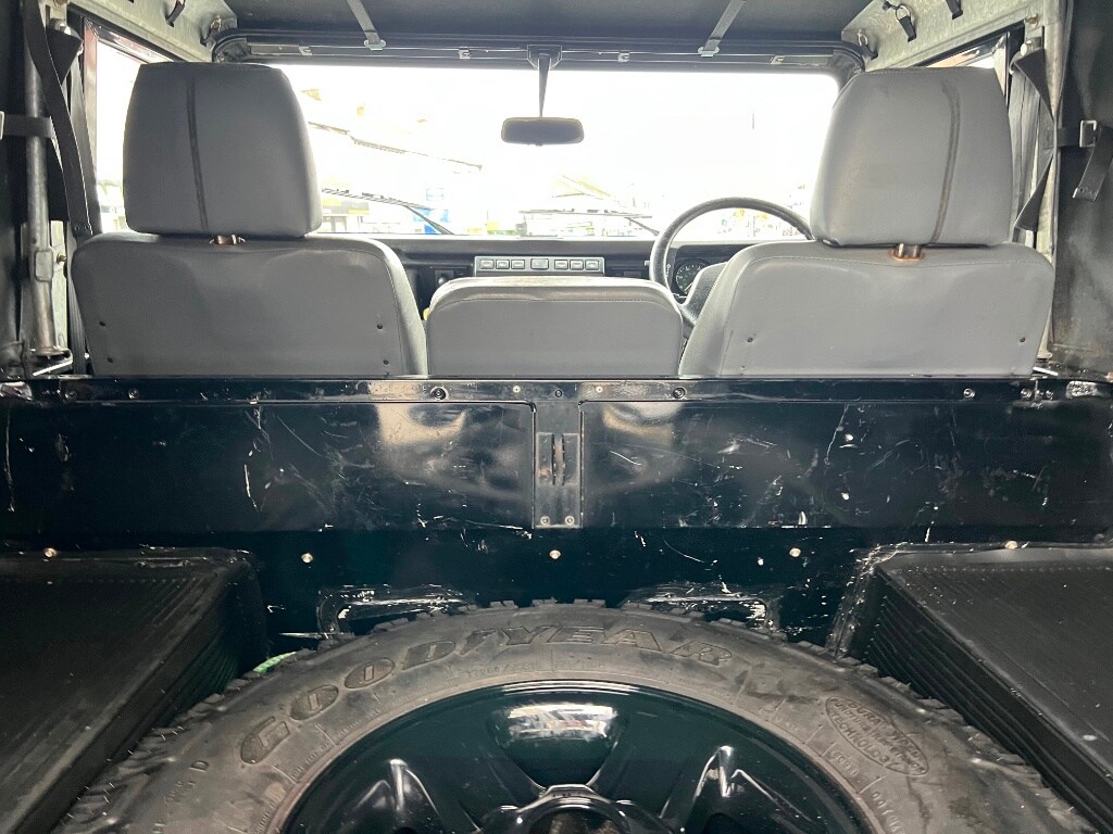 Used Land Rover Defender 2004 for sale - 76630376: Photo 9