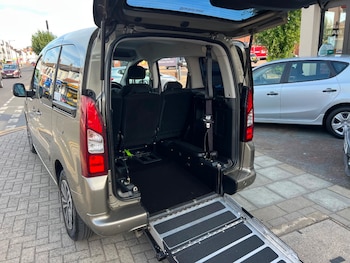 Used Peugeot Partner Tepee 2014 for sale - 76381844: Photo