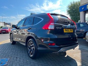Used Honda CR-V 2018 for sale - 76020097: Photo