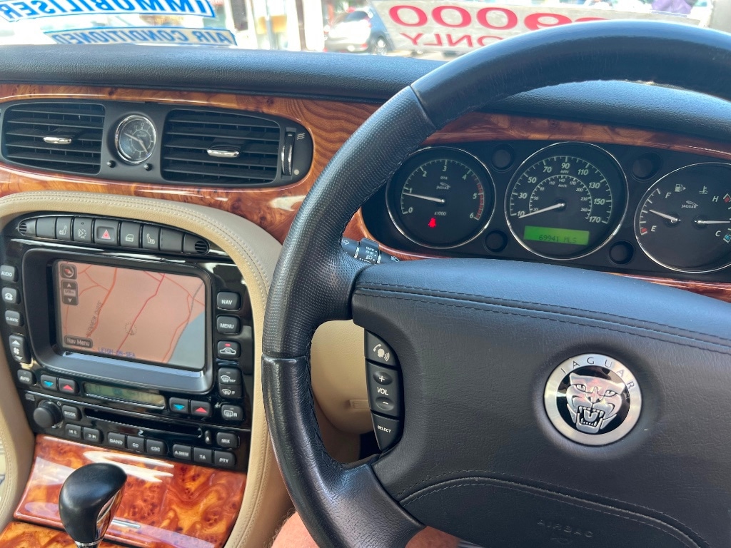 Used Jaguar XJ 2008 for sale - 76381843: Photo 8