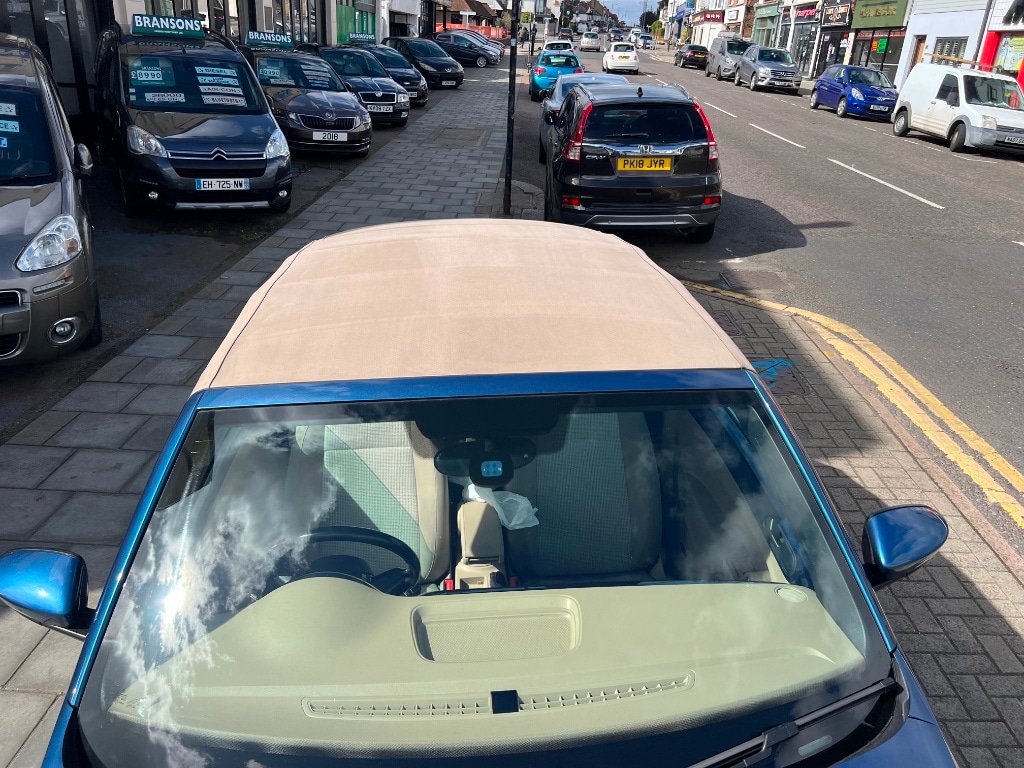 Used Volkswagen Beetle 2015 for sale - 76381851: Photo 11